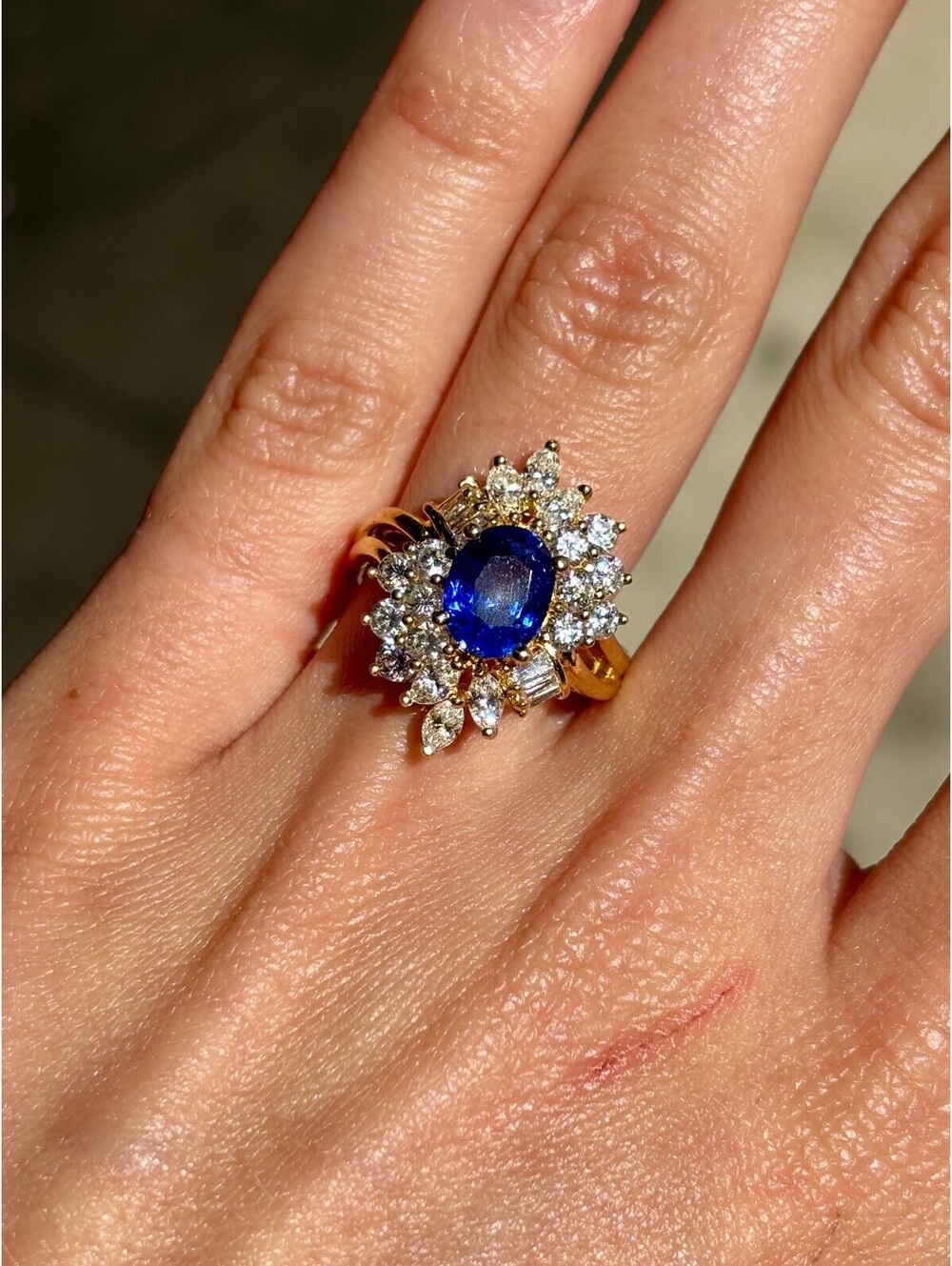18k Yellow Gold Sapphire and Diamond Ring